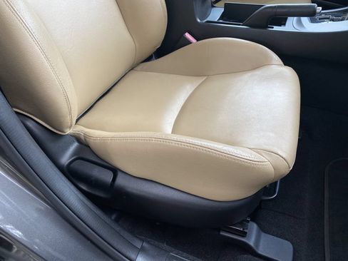 Used 2013 MAZDA MAZDA3 s Grand Touring FWD image 32
