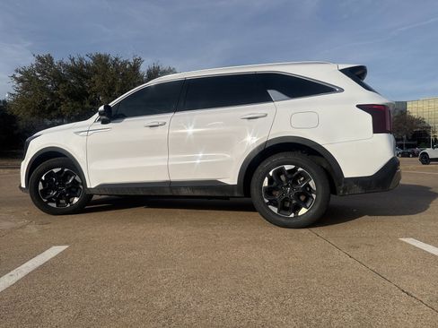 Used 2025 Kia Sorento S w/ Panoramic Sunroof Package image 7