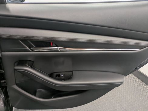 Used 2021 MAZDA MAZDA3 s image 25