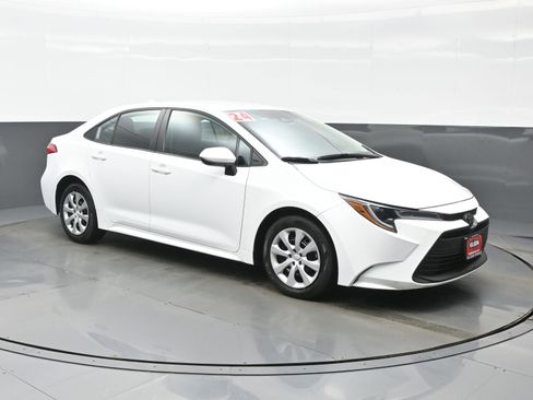 Used 2024 Toyota Corolla LE image 8