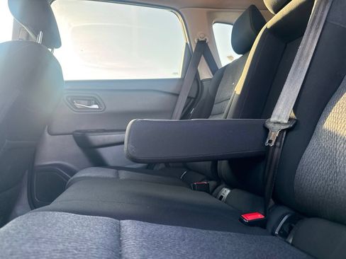 Certified 2025 Nissan Rogue SV AWD/4WD image 30