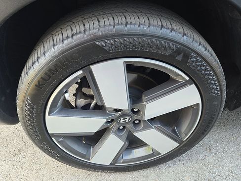 Used 2024 Hyundai Santa Fe Limited FWD image 5