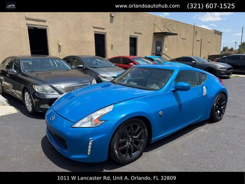 Used 2009 Nissan 370Z Touring RWD image 1
