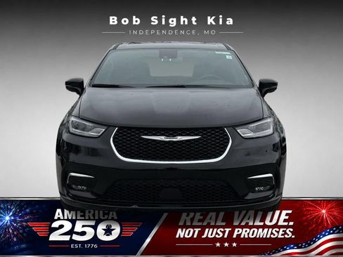 Used 2025 Chrysler Pacifica Select FWD image 20