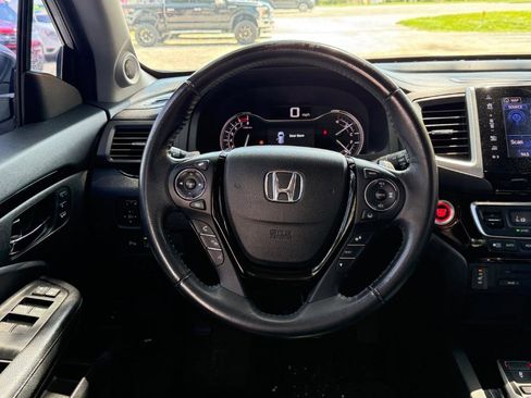 Used 2017 Honda Pilot Touring image 10