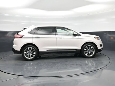Used 2018 Ford Edge Titanium w/ Equipment Group 302A AWD/4WD image 26