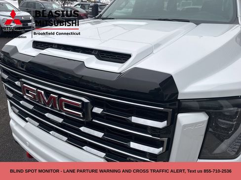 Used 2025 GMC Sierra 2500 AT4 image 14