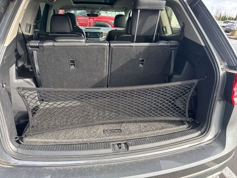 Used 2018 Volkswagen Atlas SEL Premium image 11