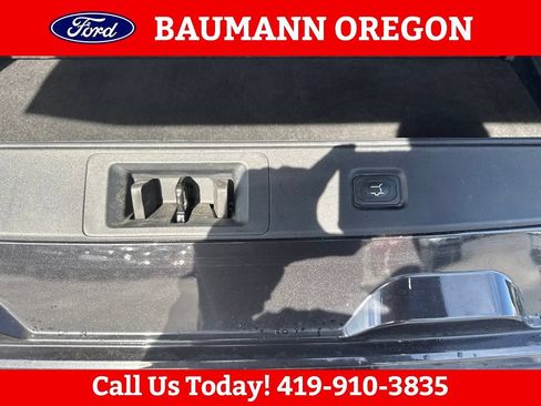 Used 2025 Ford Expedition Platinum AWD/4WD image 9