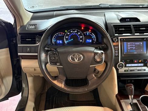 Used 2013 Toyota Camry XLE w/ Convenience Pkg FWD image 14