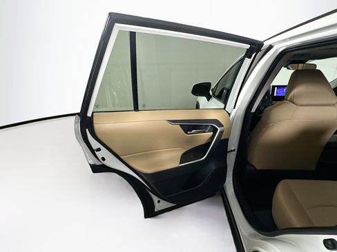 Used 2025 Toyota RAV4 XLE w/ Convenience Package image 25