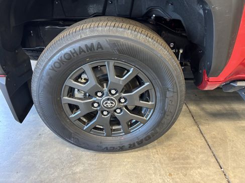 Certified 2025 Toyota 4Runner SR5 image 33