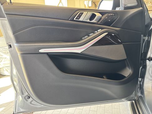 Used 2024 BMW X7 xDrive40i w/ Premium Package image 15