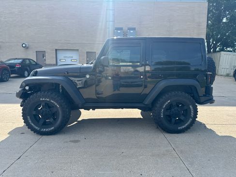 Used 2012 Jeep Wrangler Rubicon AWD/4WD image 2