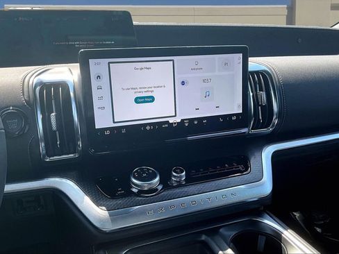 New 2026 Ford Expedition Platinum image 6