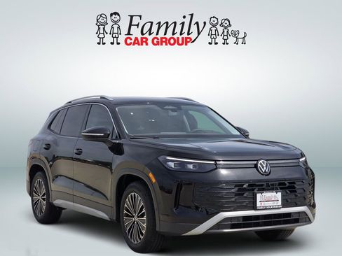 New 2026 Volkswagen Tiguan S FWD image 2