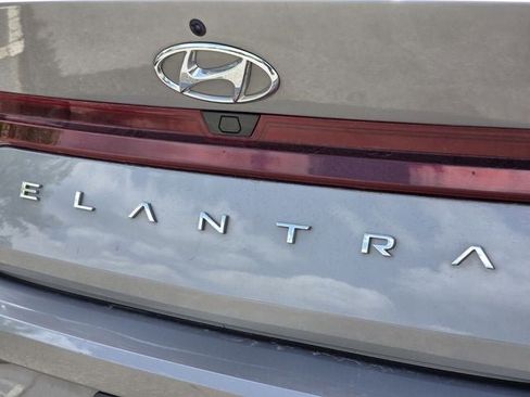 Used 2023 Hyundai Elantra SEL w/ Convenience Package FWD image 30