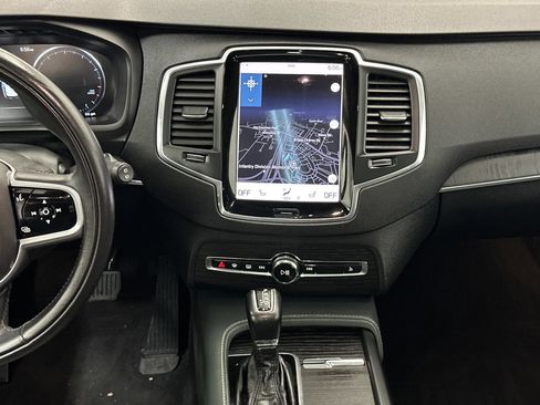Used 2020 Volvo XC90 T6 Momentum w/ Protection Package Premier image 21