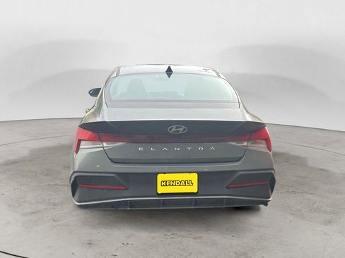 Used 2024 Hyundai Elantra SEL image 4