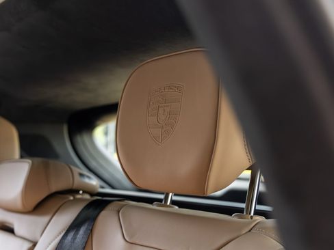 Certified 2023 Porsche Cayenne GTS AWD/4WD image 36