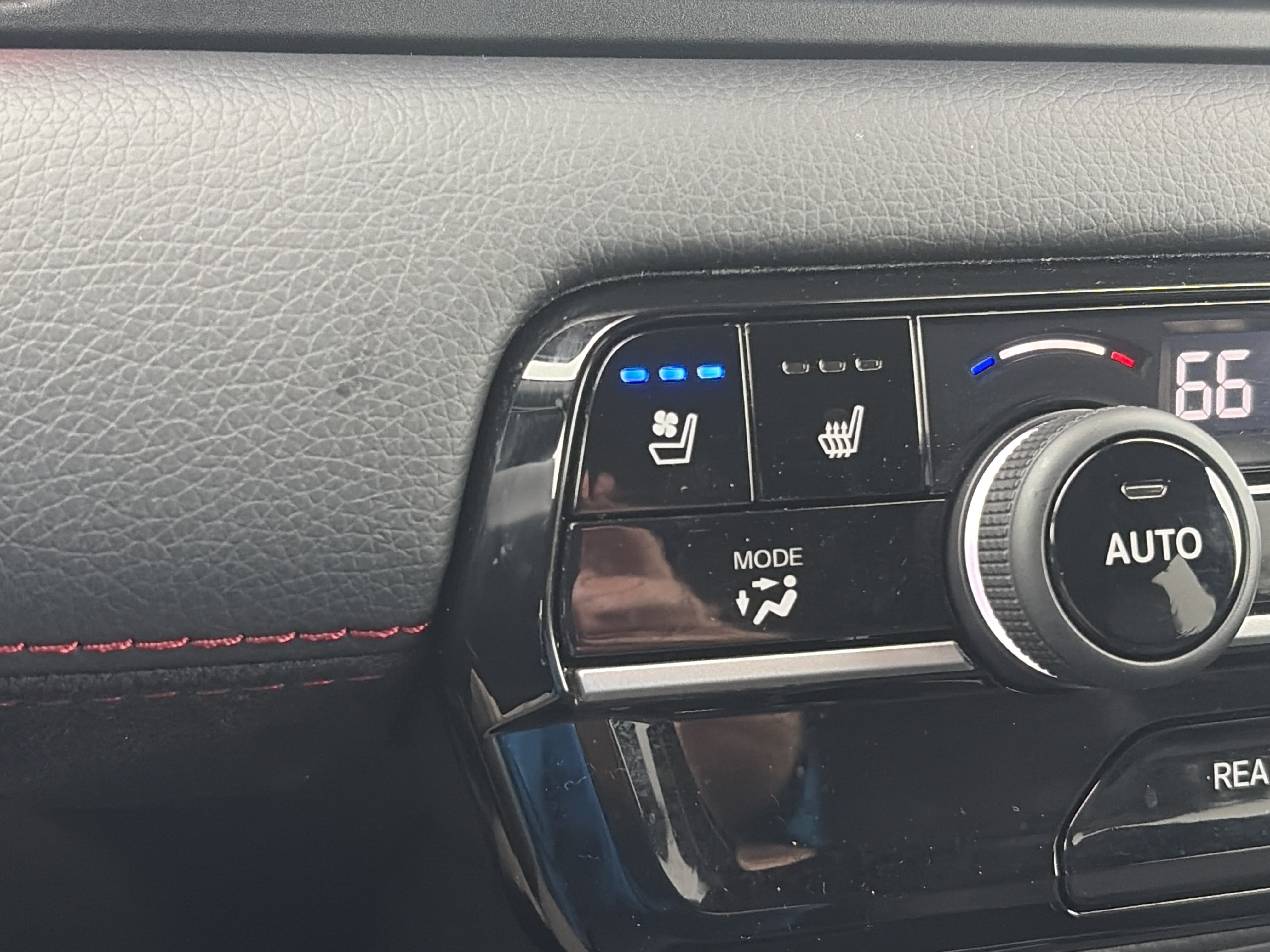 Certified 2026 Honda Pilot Black Edition image 34