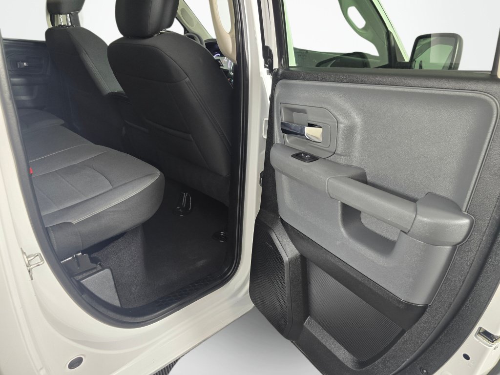 Used 2024 RAM 1500 Classic SLT AWD/4WD image 38