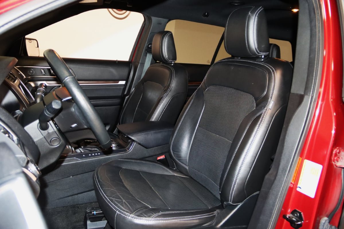 Used 2018 Ford Explorer Limited AWD/4WD image 32