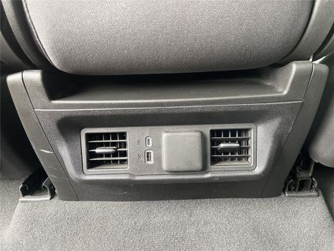 Used 2025 Chevrolet Silverado 1500 LT image 38