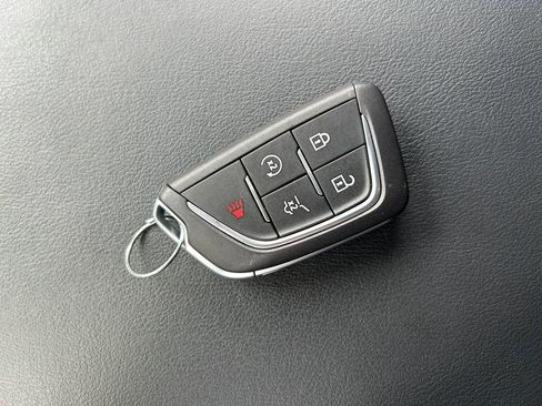 Used 2025 Cadillac Lyriq Sport AWD/4WD image 31