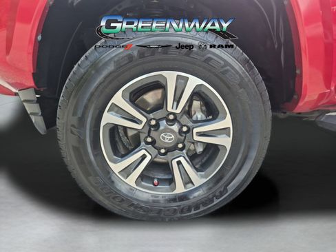 Used 2019 Toyota Tacoma TRD Sport AWD/4WD image 30