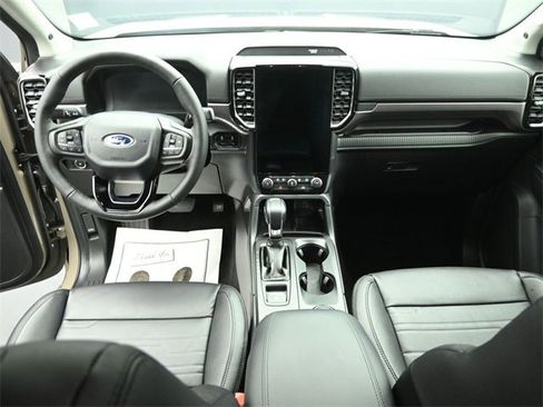 Used 2025 Ford Ranger Lariat w/ Black Appearance Package image 22