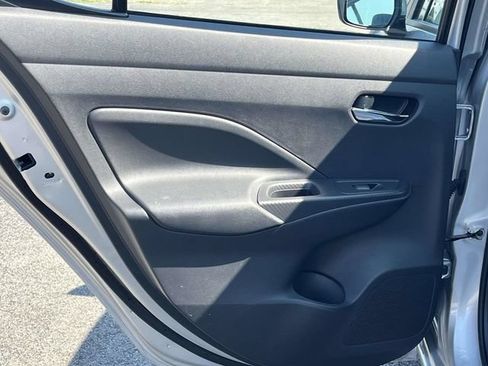 Used 2025 Nissan Versa SV FWD image 16