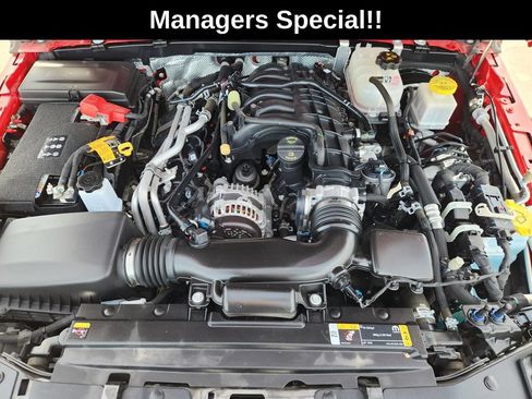 Used 2024 Jeep Gladiator Mojave w/ Safety Group AWD/4WD image 35