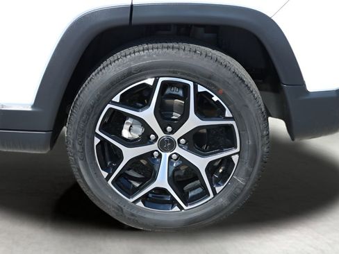 Used 2025 Jeep Compass Limited AWD/4WD image 9