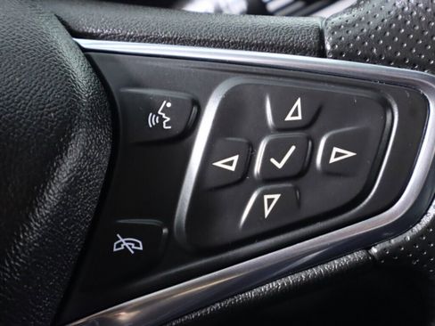 Used 2020 Chevrolet Equinox LS image 14