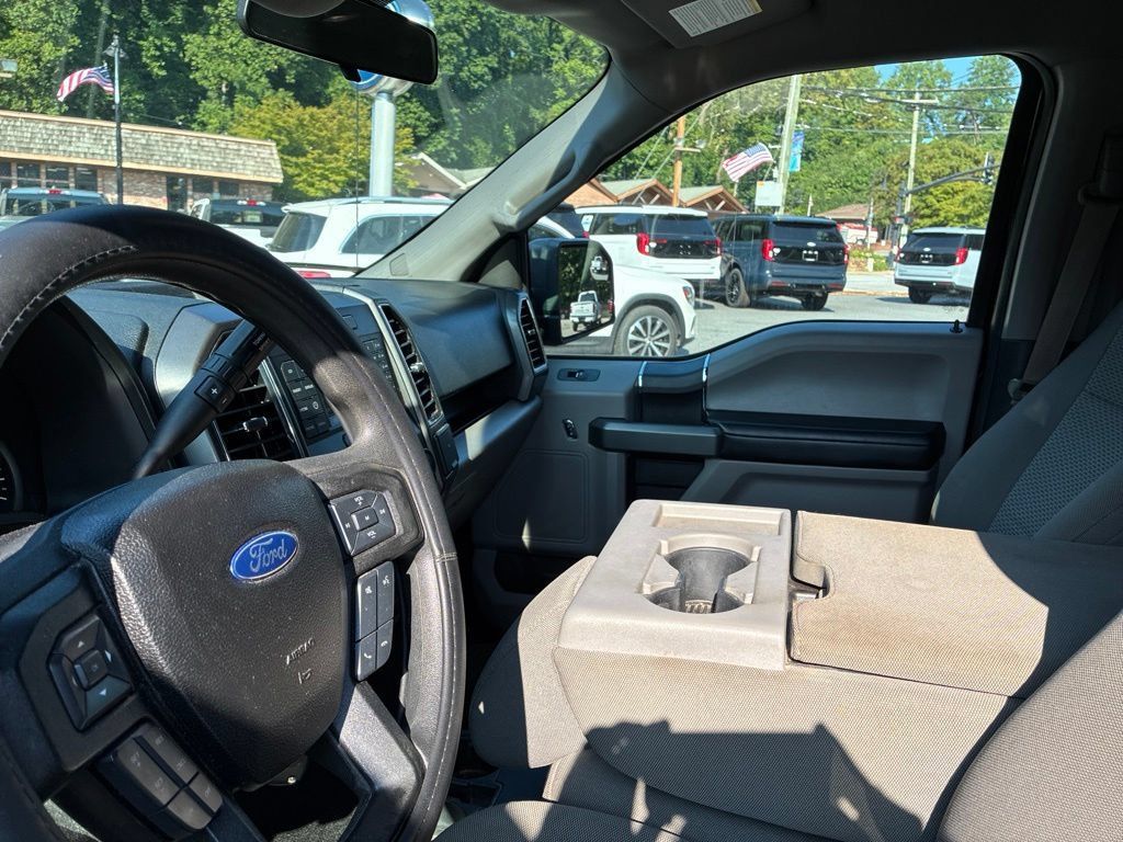 Used 2017 Ford F150 XLT AWD/4WD image 8