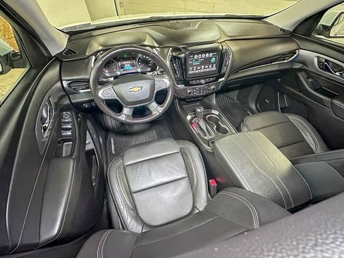 Used 2019 Chevrolet Traverse LT w/ LT Premium Package image 11
