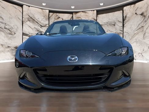 Used 2021 MAZDA MX-5 Miata Club w/ Appearance Package RWD image 10