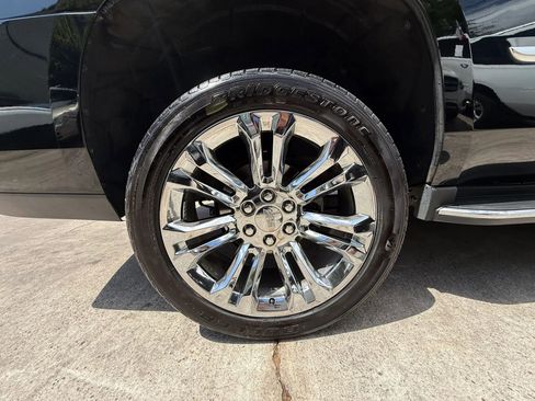 Used 2017 Cadillac Escalade Luxury RWD image 28