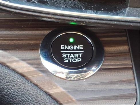 Used 2020 Ford Explorer Limited image 22