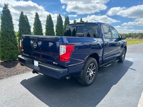 Used 2024 Nissan Titan SV w/ SV Convenience Package RWD image 7