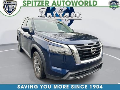 Used 2024 Nissan Pathfinder SV