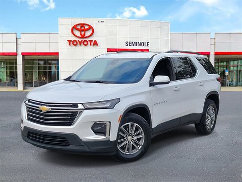 Used 2023 Chevrolet Traverse LT image 1