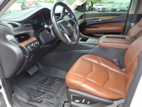 Used 2019 Cadillac Escalade Premium Luxury AWD/4WD image 11