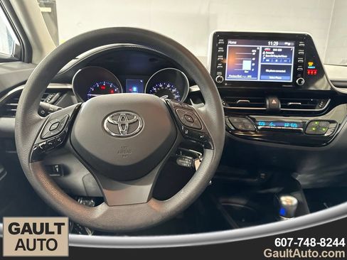 Used 2021 Toyota C-HR LE FWD image 8