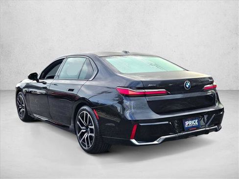 Used 2025 BMW 740i xDrive 740i xDrive image 8