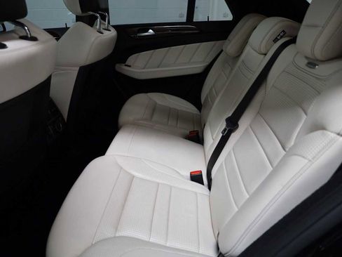 Used 2014 Mercedes-Benz ML 63 AMG 4MATIC image 31
