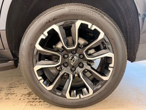 Used 2023 Chevrolet Tahoe High Country AWD/4WD image 11