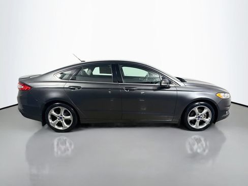Used 2016 Ford Fusion SE w/ Equipment Group 201A FWD image 8
