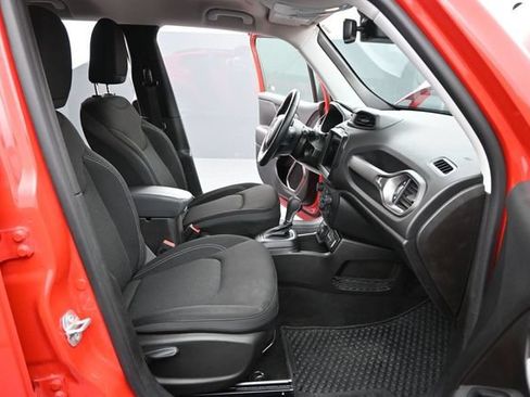 Used 2023 Jeep Renegade Latitude w/ Premium Group AWD/4WD image 27